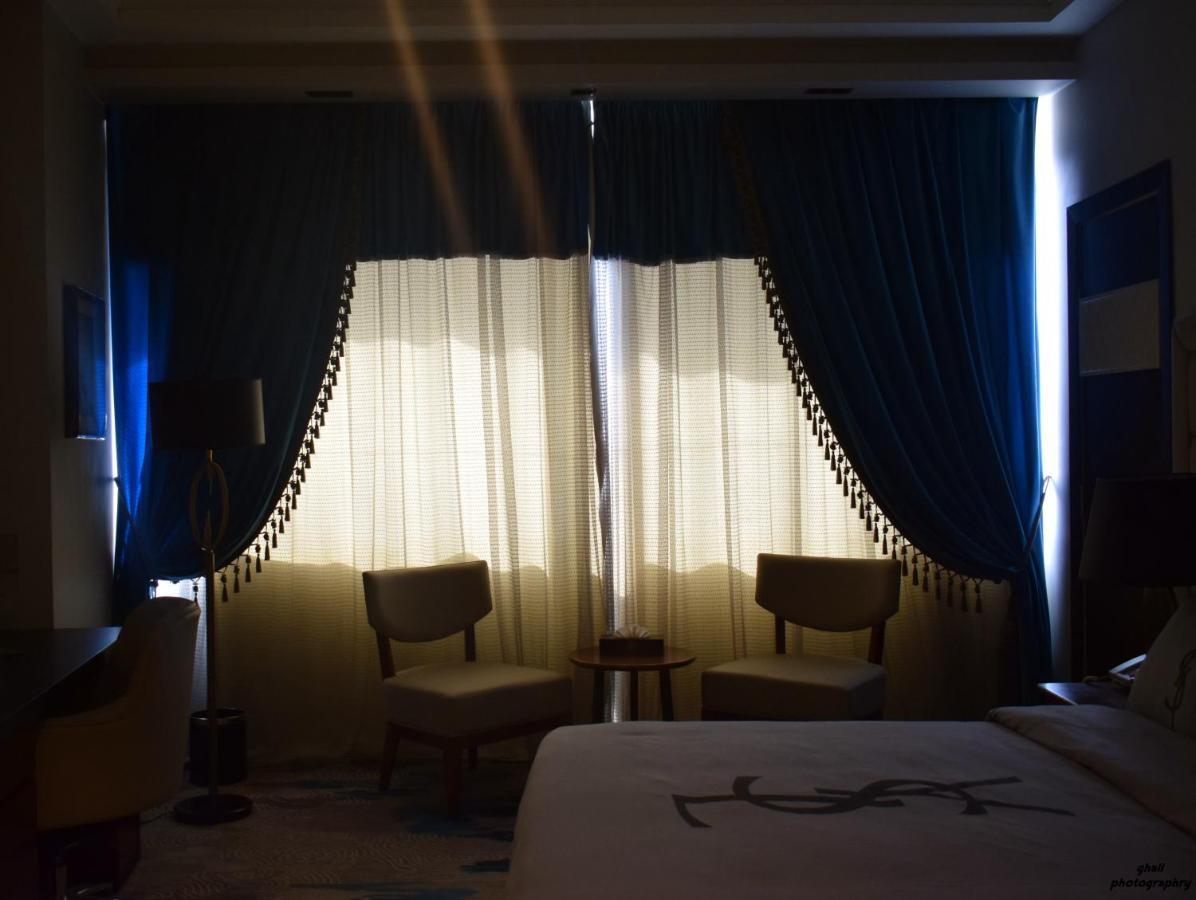 Fleet Club Mahrousa Alexandria Exterior foto Curtains in a bedroom